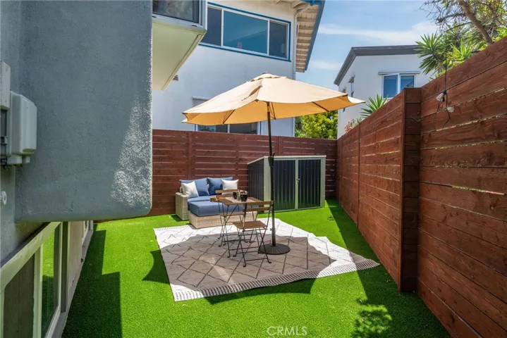 Sunny outdoor areas to enjoy the ideal So Cal weather