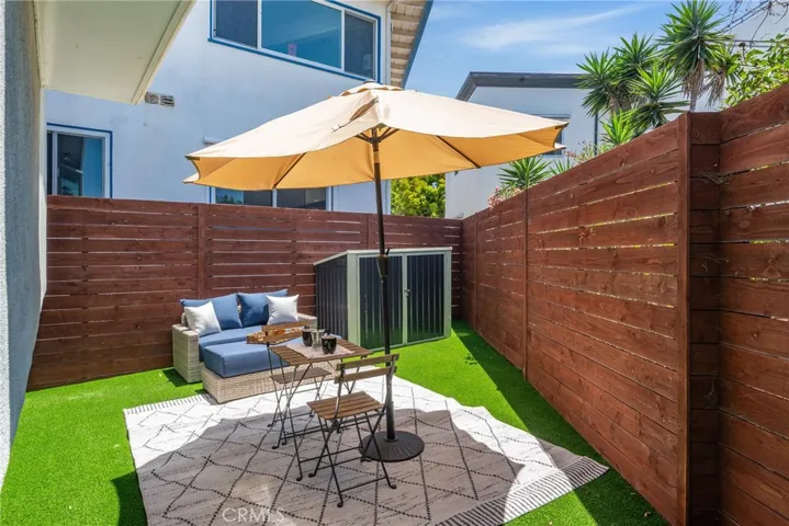 Sunny outdoor areas to enjoy the ideal So Cal weather