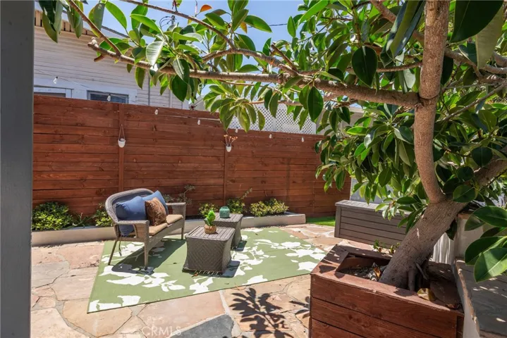 Sunny outdoor areas to enjoy the ideal So Cal weather