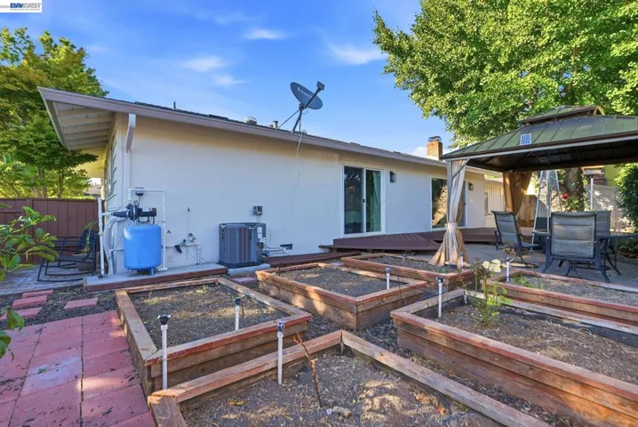 2394 Tahiti St, Hayward, California 94545
