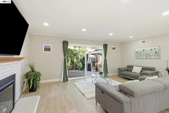 2394 Tahiti St, Hayward, California 94545