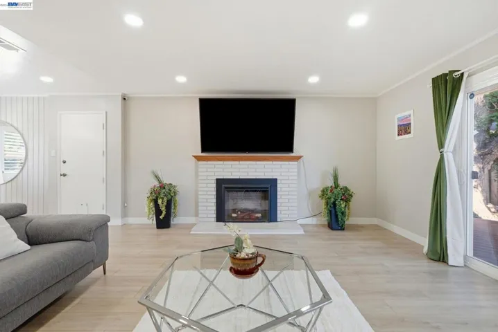 2394 Tahiti St, Hayward, California 94545