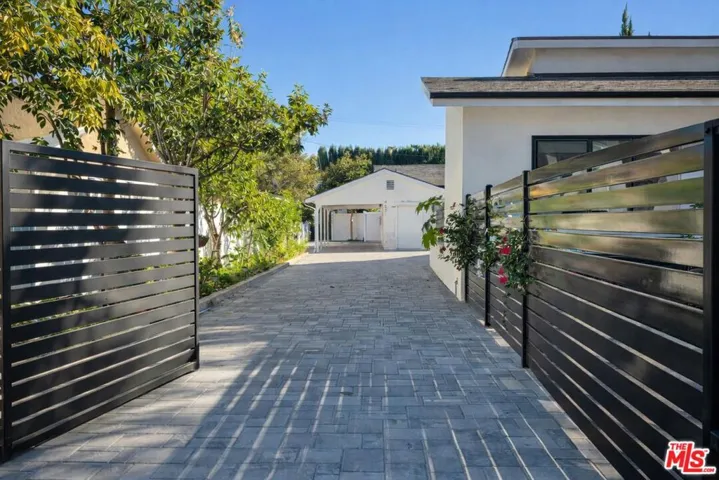 4522 Mammoth Avenue, Sherman Oaks, California 91423