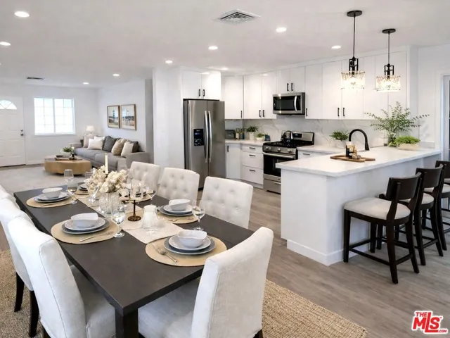 4522 Mammoth Avenue, Sherman Oaks, California 91423