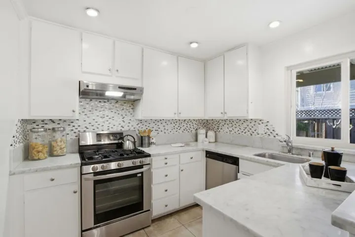436 Sierra Vista Avenue 6, Mountain View, California 94043