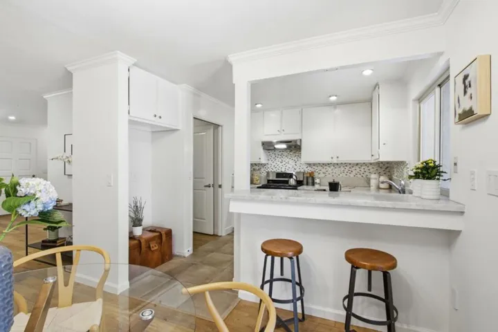 436 Sierra Vista Avenue 6, Mountain View, California 94043