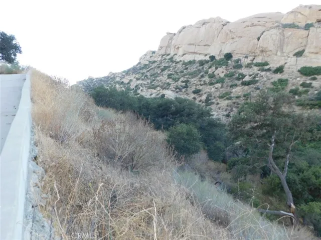 476 Box Canyon Road, West Hills, California 91304