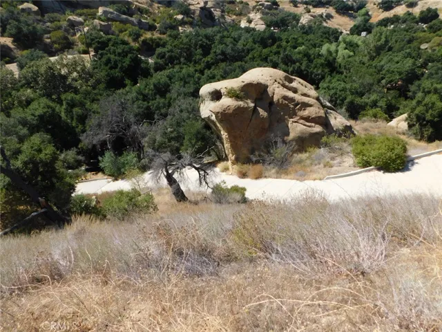 476 Box Canyon Road, West Hills, California 91304