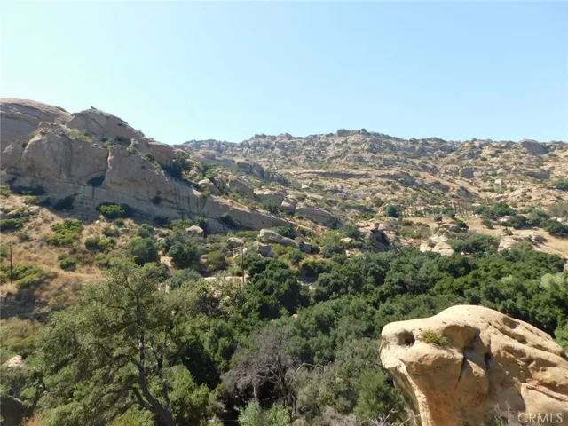 476 Box Canyon Road, West Hills, California 91304