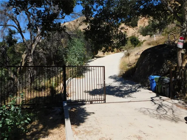 476 Box Canyon Road, West Hills, California 91304