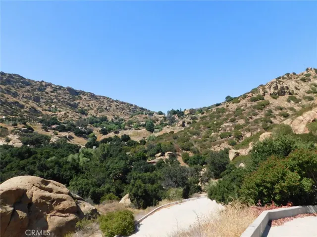 476 Box Canyon Road, West Hills, California 91304