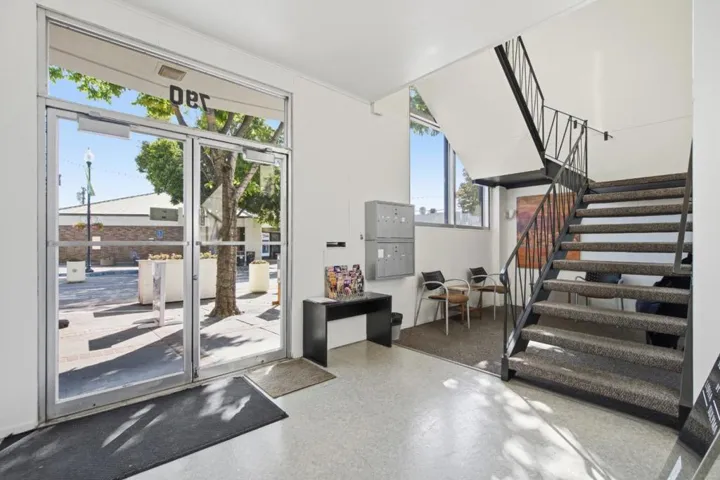 790 Laurel Street, San Carlos, California 94070