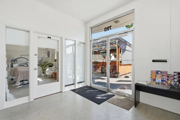 790 Laurel Street, San Carlos, California 94070