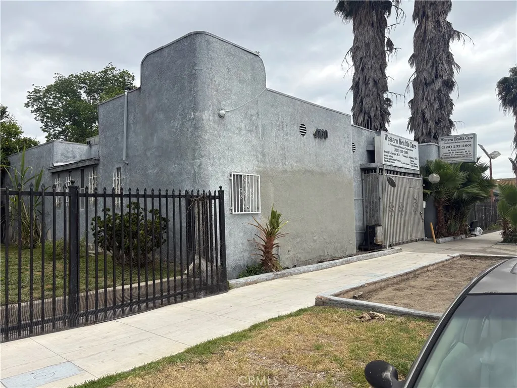 4760 S Figueroa