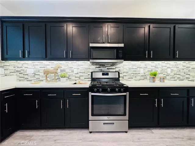 10 Salton, Irvine, California 92602