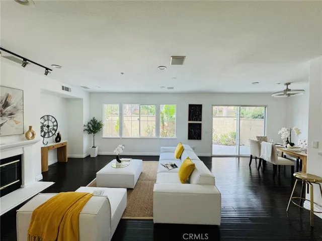 10 Salton, Irvine, California 92602