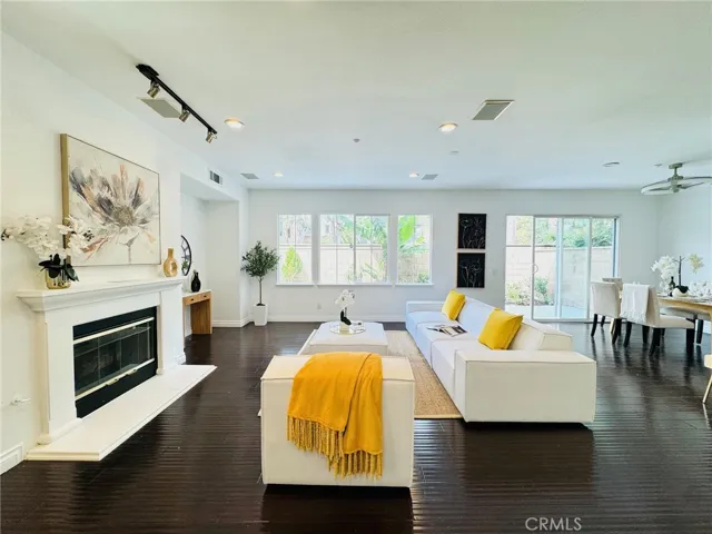 10 Salton, Irvine, California 92602