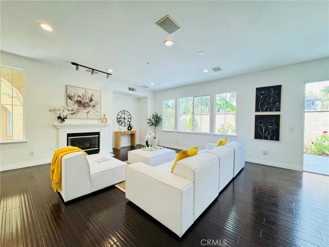 10 Salton, Irvine, California 92602
