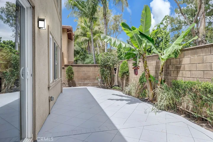10 Salton, Irvine, California 92602