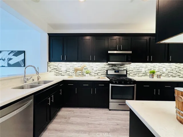 10 Salton, Irvine, California 92602