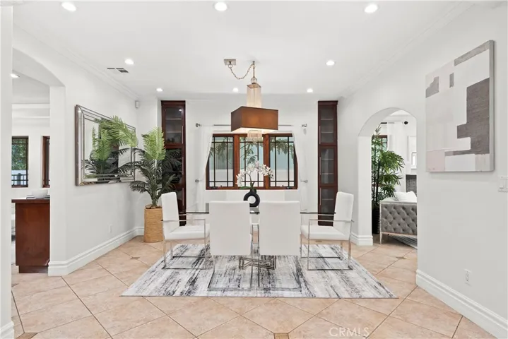 15014 Valleyheart, Sherman Oaks, California 91403