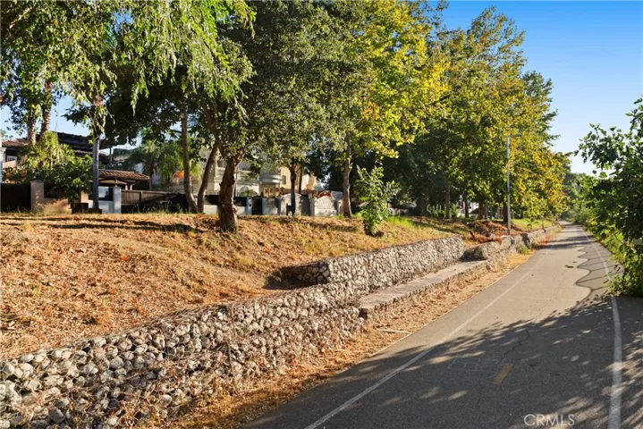15014 Valleyheart, Sherman Oaks, California 91403