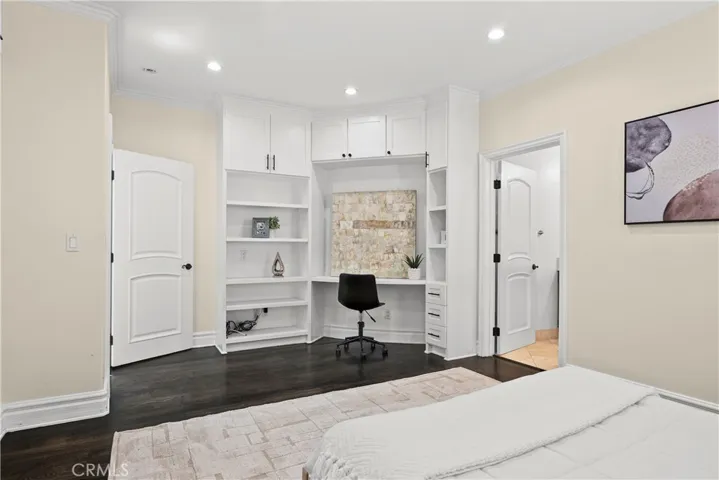 15014 Valleyheart, Sherman Oaks, California 91403
