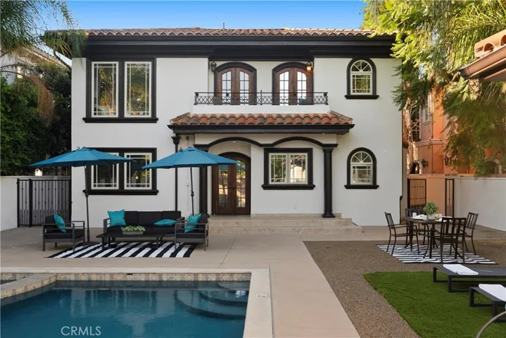 15014 Valleyheart, Sherman Oaks, California 91403