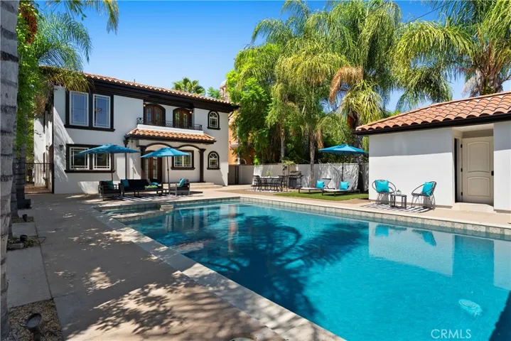 15014 Valleyheart, Sherman Oaks, California 91403