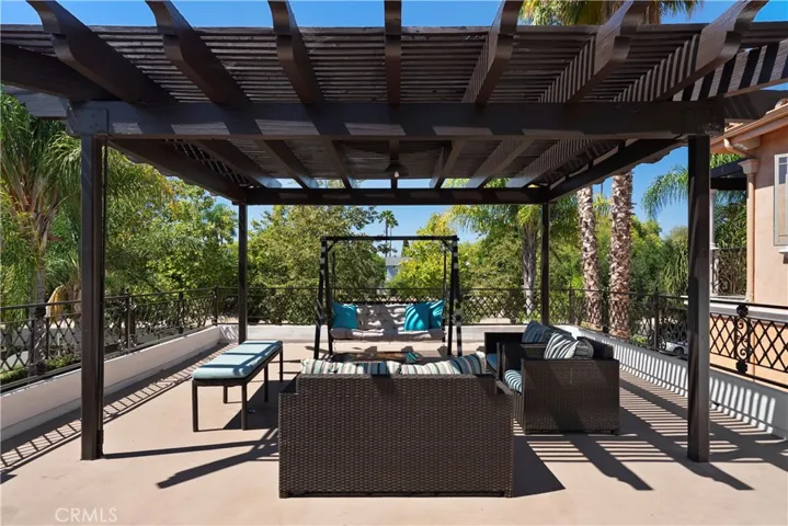 15014 Valleyheart, Sherman Oaks, California 91403