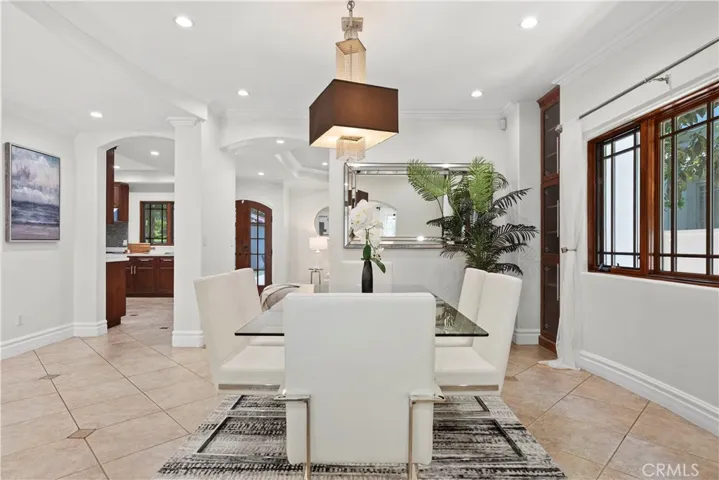 15014 Valleyheart, Sherman Oaks, California 91403