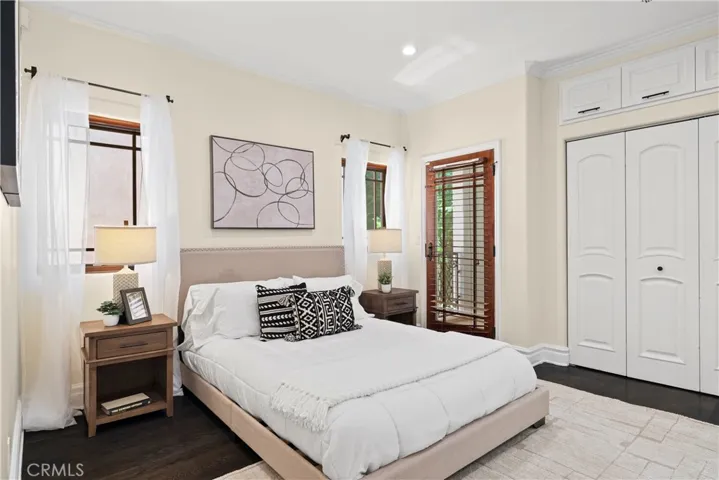 15014 Valleyheart, Sherman Oaks, California 91403