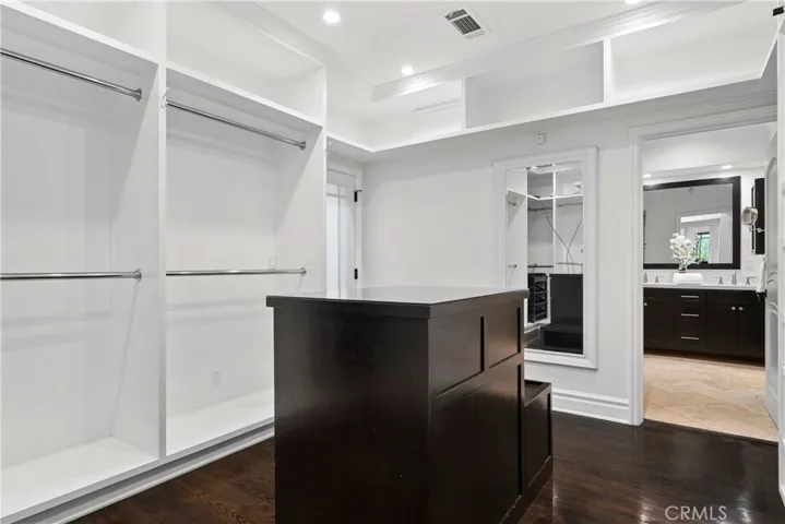 15014 Valleyheart, Sherman Oaks, California 91403