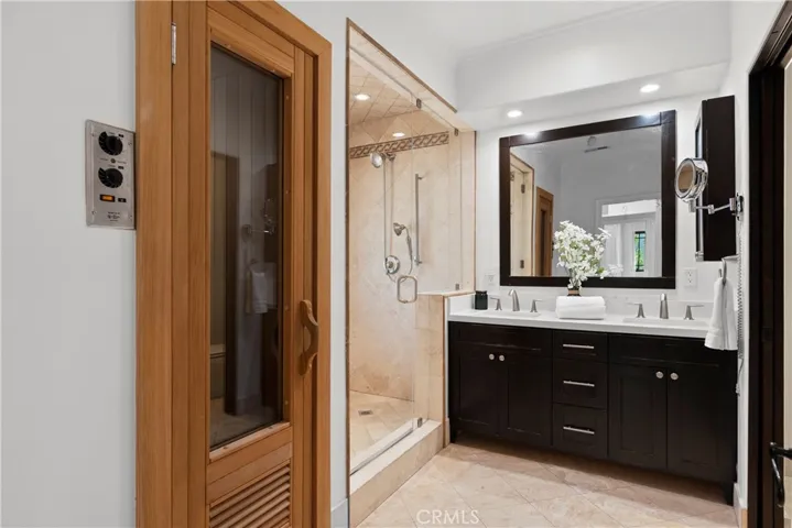 15014 Valleyheart, Sherman Oaks, California 91403