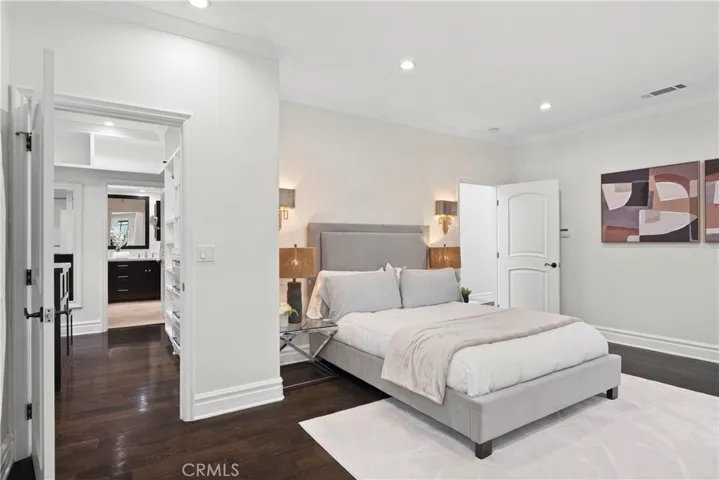 15014 Valleyheart, Sherman Oaks, California 91403
