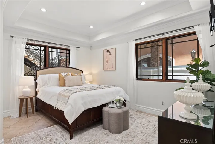 15014 Valleyheart, Sherman Oaks, California 91403