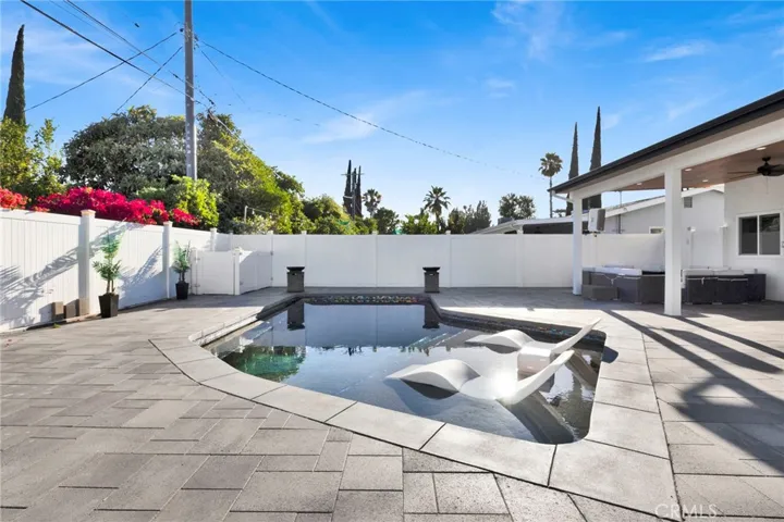 19116 Napa Street, Northridge, California 91324