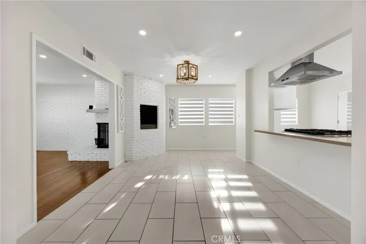 19116 Napa Street, Northridge, California 91324