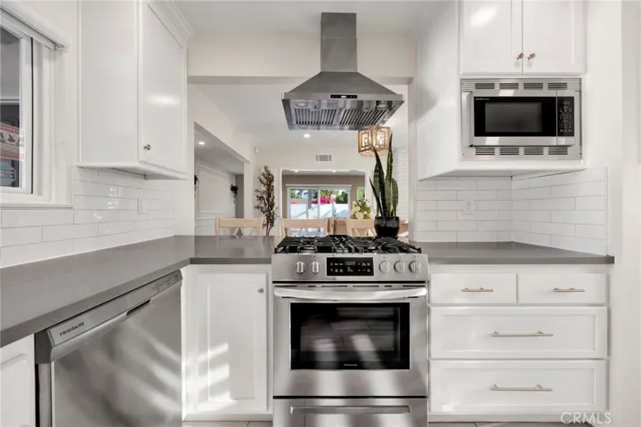 19116 Napa Street, Northridge, California 91324