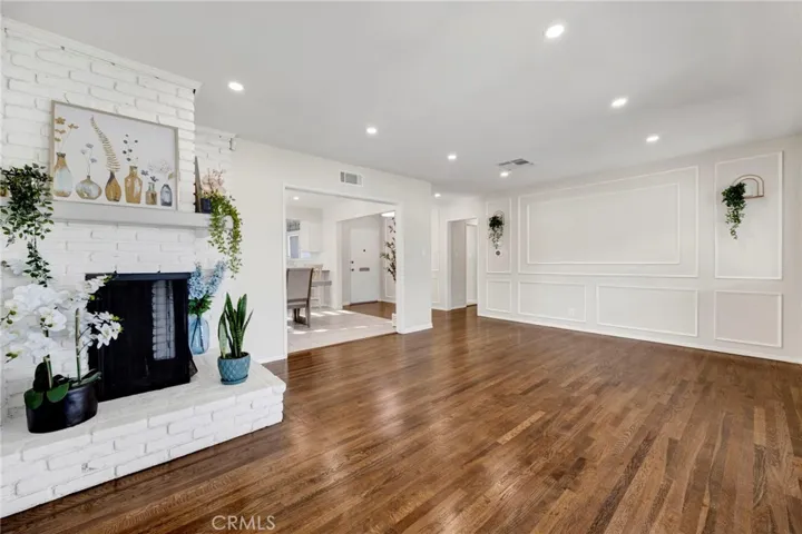 19116 Napa Street, Northridge, California 91324