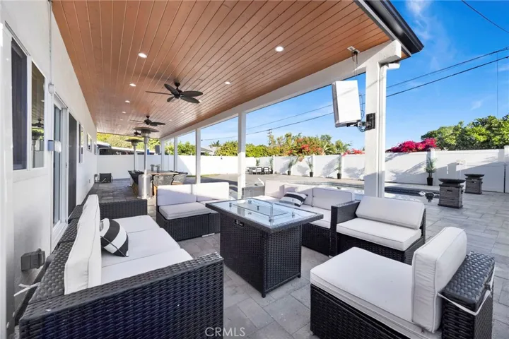 19116 Napa Street, Northridge, California 91324
