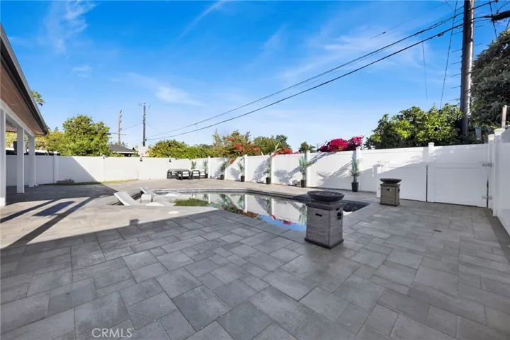 19116 Napa Street, Northridge, California 91324