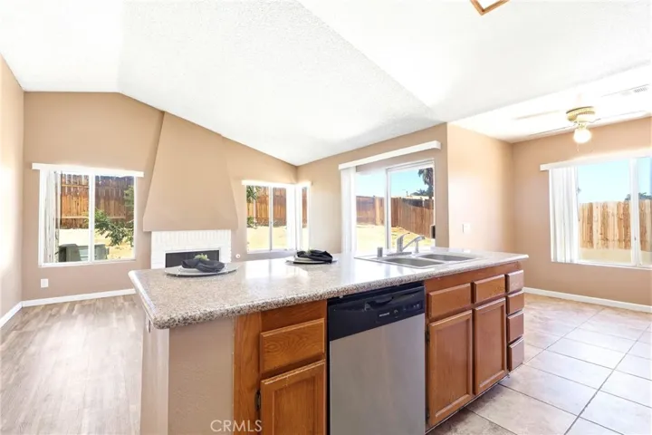 13368 Desert Primrose, Victorville, California 92392