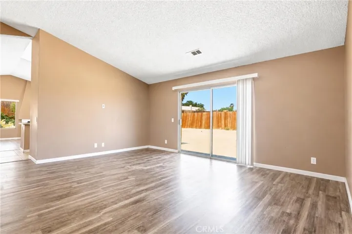 13368 Desert Primrose, Victorville, California 92392