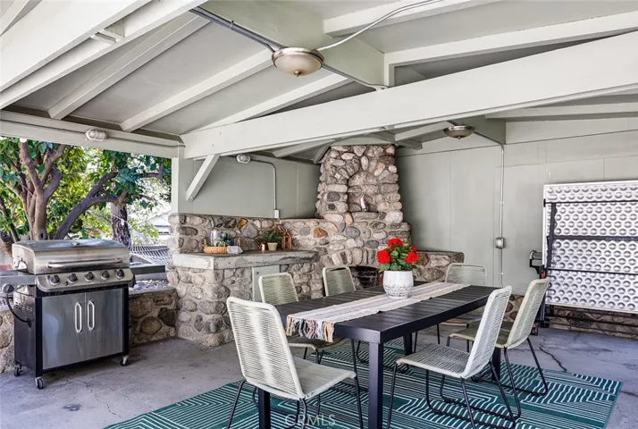 2832 Mayfield Ave., La Crescenta, California 91214