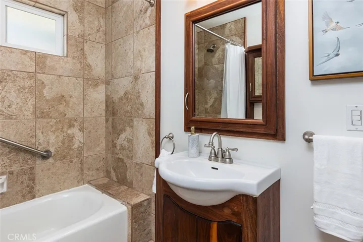 2832 Mayfield Ave., La Crescenta, California 91214