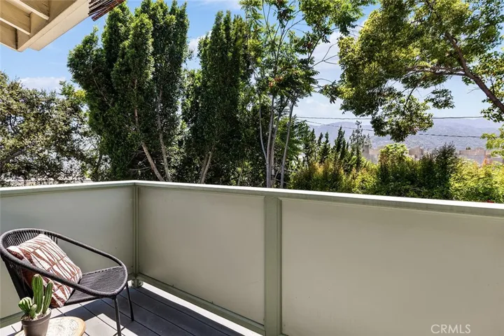 2832 Mayfield Ave., La Crescenta, California 91214