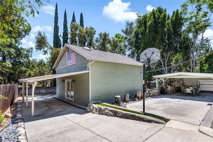 2832 Mayfield Ave., La Crescenta, California 91214
