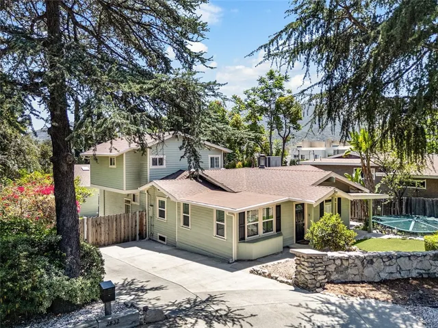 2832 Mayfield Ave., La Crescenta, California 91214