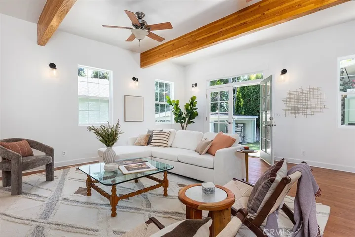 2832 Mayfield Ave., La Crescenta, California 91214